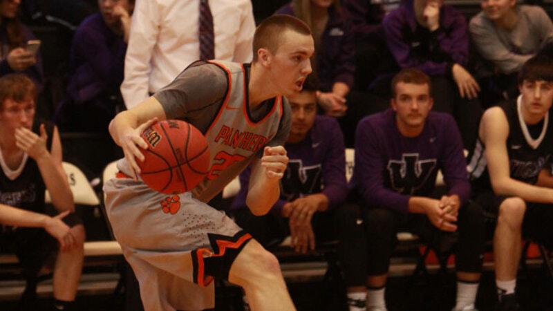 men-s-basketball-ascends-to-first-place-with-win-at-iowa-wesleyan