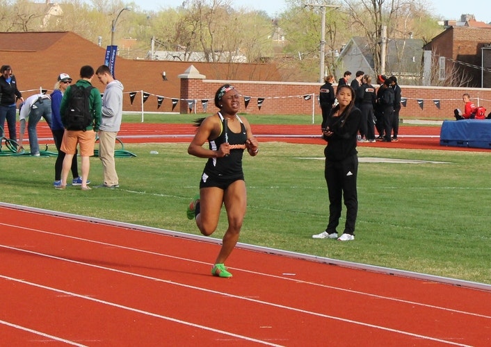 womens-track-and-field-takes-6th-at-rosehulman-twilight-meet