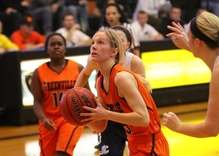 women-s-basketball-topped-by-fontbonne