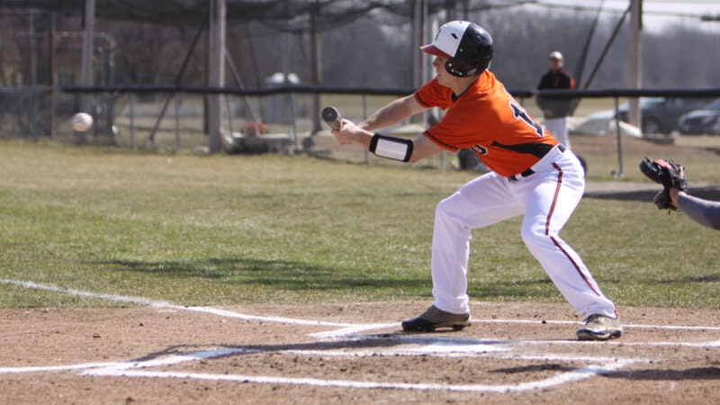 baseball-even-in-grinnell-doubleheader