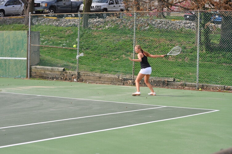 lady-panther-tennis-sweeps-fontbonne-at-home