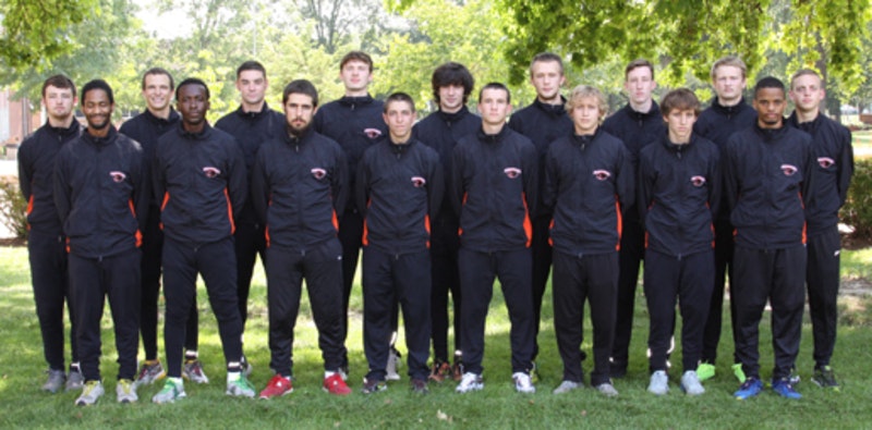 men-s-cross-country-places-third-at-bradley