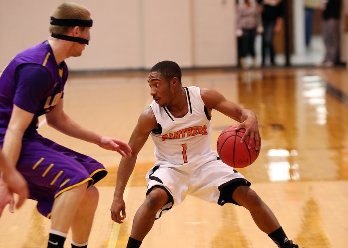 men-s-basketball-stopped-by-loras