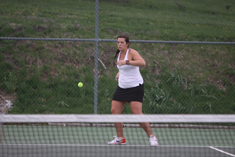 lady-panthers-tennis-outplays-eureka-winning-72-at-home