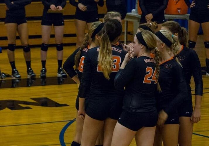 lady-panther-volleyball-swept-in-day-2-of-star-classic