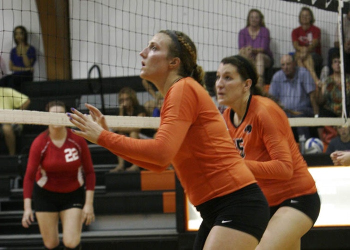 volleyball-sweeps-lincoln-in-fifth-straight-win