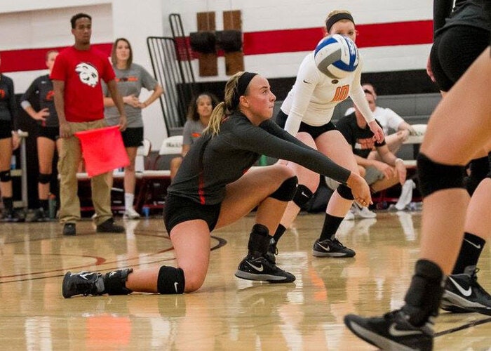 women-s-volleyball-keeps-rolling-in-sliac