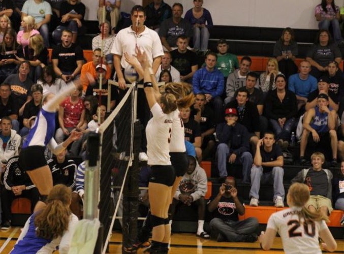 volleyball-clinches-fivegame-thriller-downs-illinois-college-32