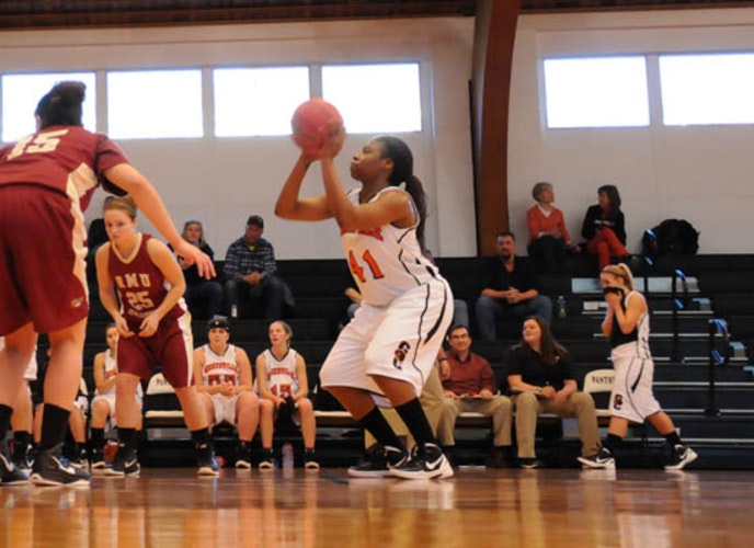 womens-basketball-ends-2011-schedule-with-solid-victory