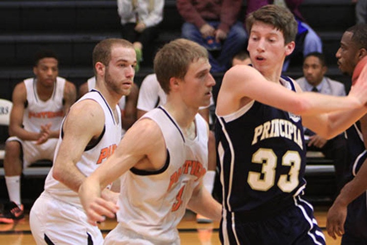 men-s-basketball-holds-on-for-win-at-fontbonne