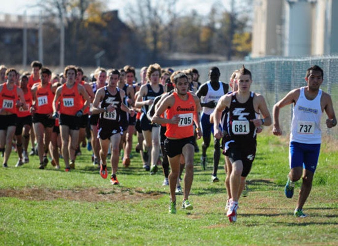 mens-cross-country-ranks-19th-at-ncaa-midwest-regional